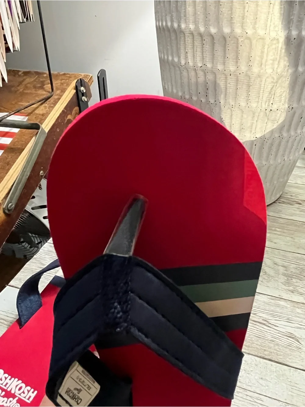 OSH Kosh flip flops